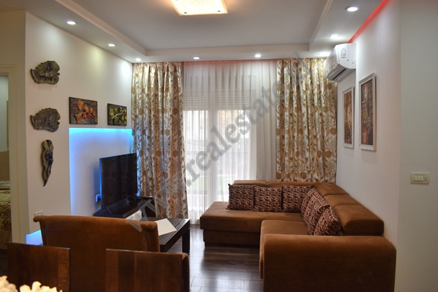 Three bedroom apartment for rent in 21 Dhjetori area in Tirana.
The apartment it is positioned on t